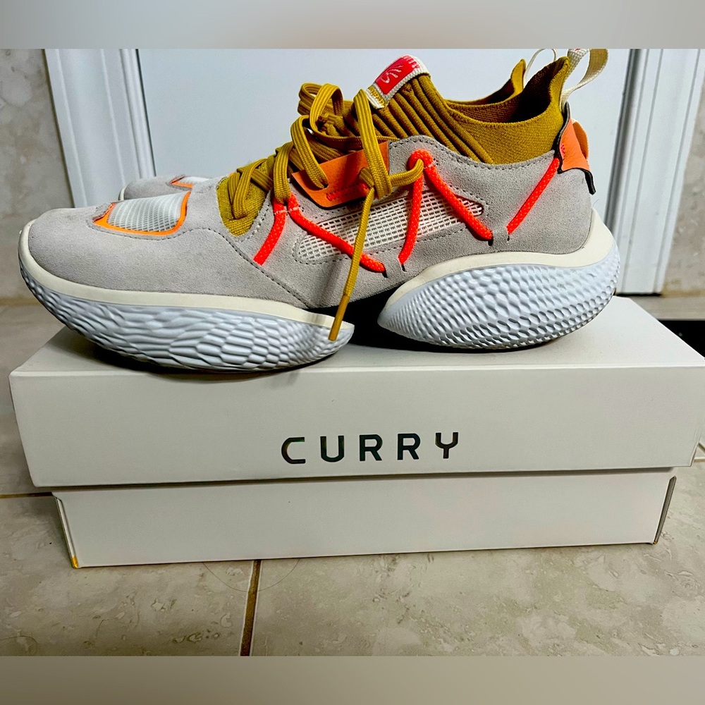 UA Curry Flow Cozy.  Mens size 10.5  Good condition, comes with box.